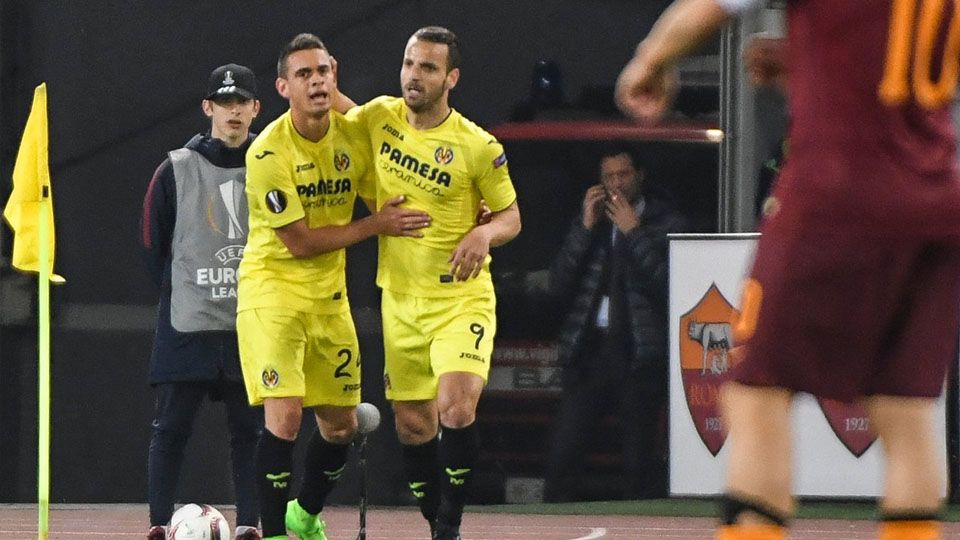 Selebrasi Rafael Santos Borre usai membobol gawang AS Roma. Copyright: &copy; Getty Images